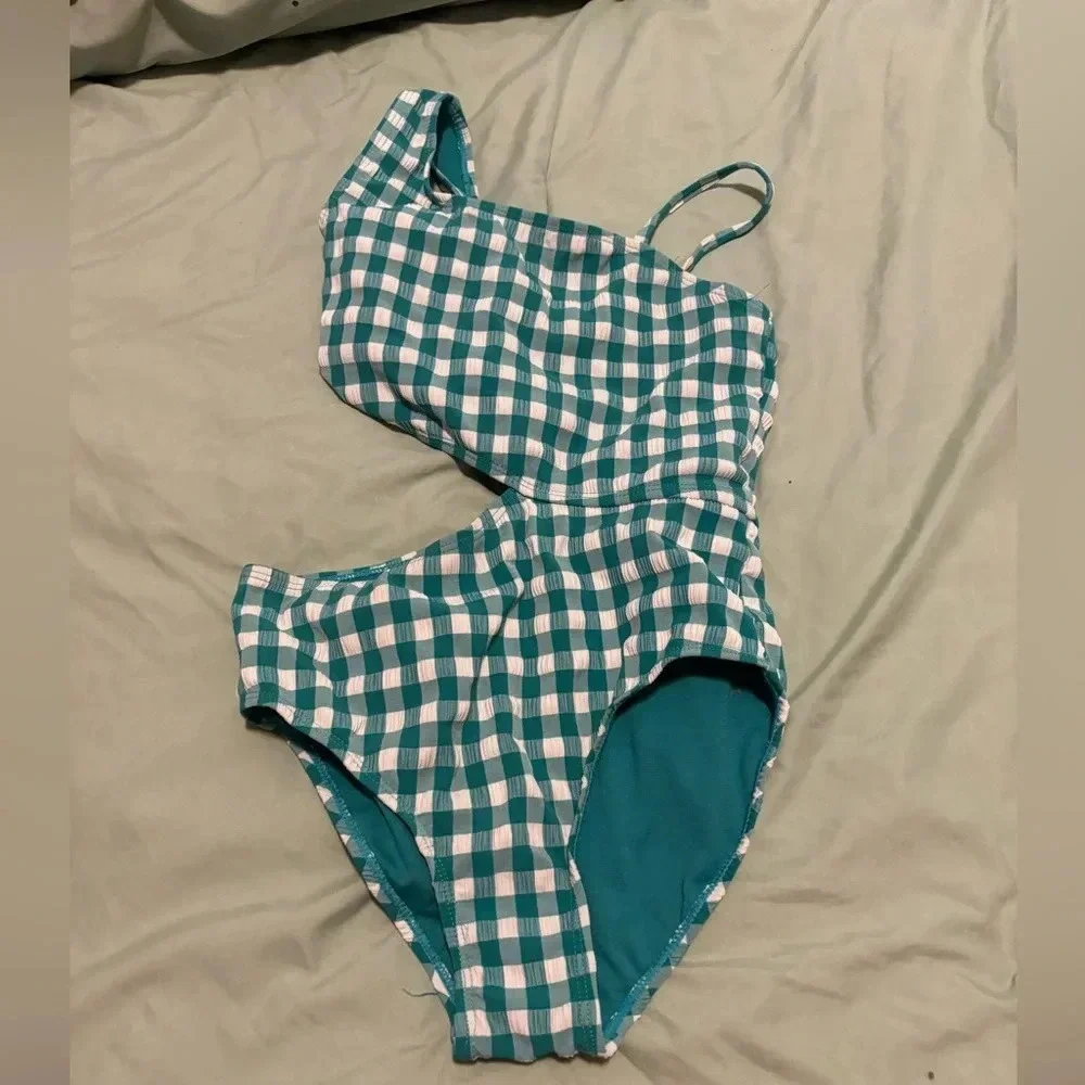Wonder Nation Girl Shark Bite One-Piece Swimsuit (7/8) gently worn
